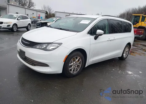 2020 Chrysler Voyager Lxi z USA, uszkodzony, nr VIN 2C4RC1DG1LR144498